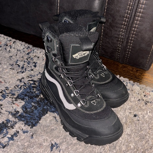Vans Snow Kicker Gore-Tex Boots - Picture 1 of 13